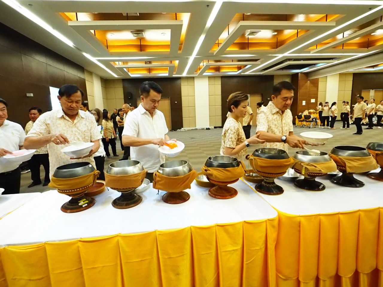 เทศบาลตำบลบางปูทำบุญปีใหม่2567