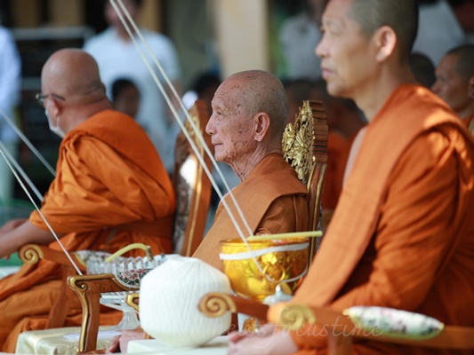 สมุทรปราการก้าวหน้า พร้อมใจร่วมพิธียกพระเกศ เบิกเนตรพระพุทธพรศรีอัศวมุนี 