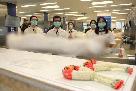 สถาบันการแพทย์จักรีนฤบดินทร์ เคลื่อนย้ายร่างอาจารย์ใหญ่ 67 ร่าง เพื่อประกอบพิธีทางศาสนา