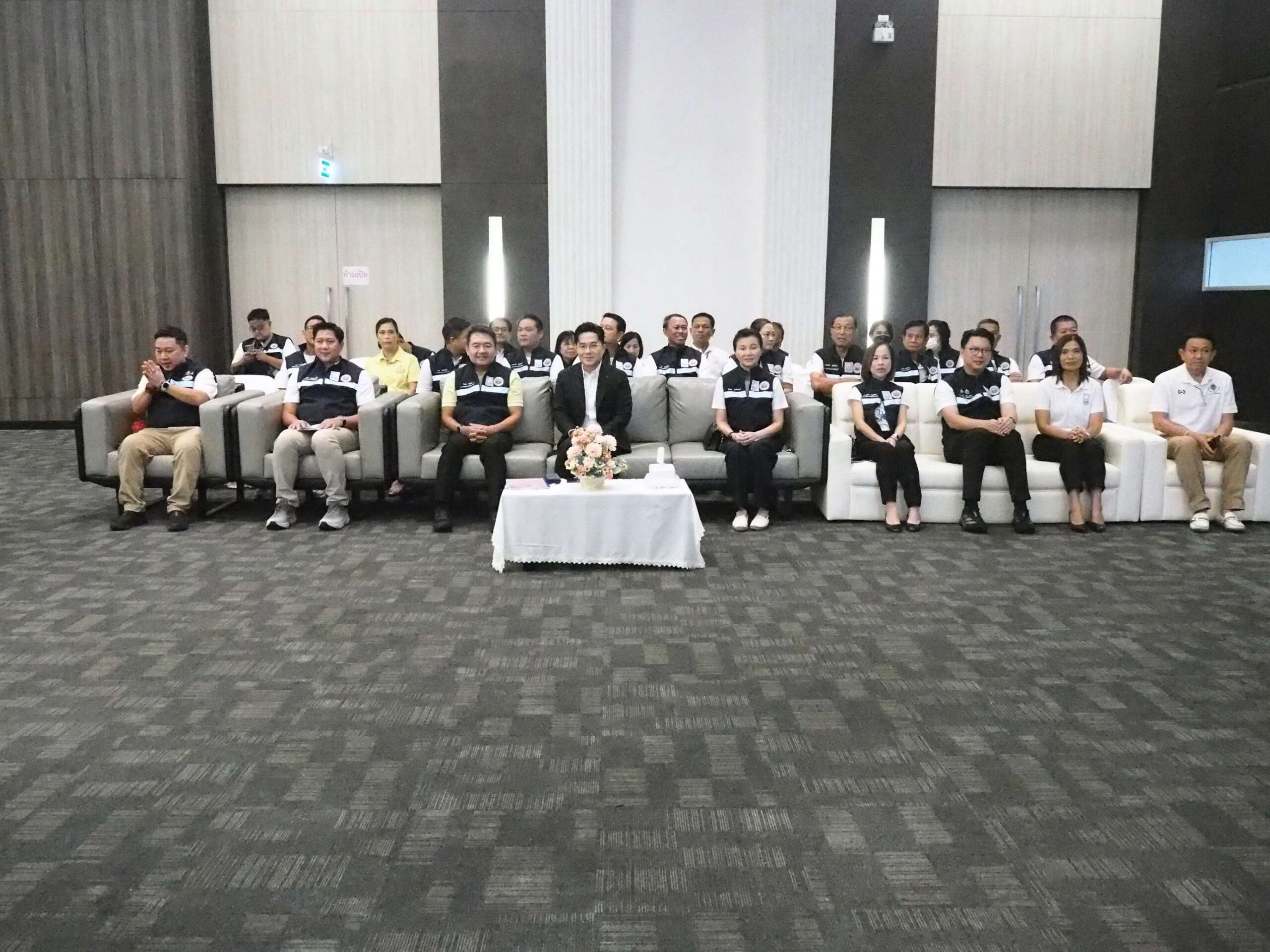 ท.ต.บางปูจัดประชุมคณะกรรมการชุมชน เชิญหมอช้าง หมอดูชื่อดัง มา บรรยายพิเศษ