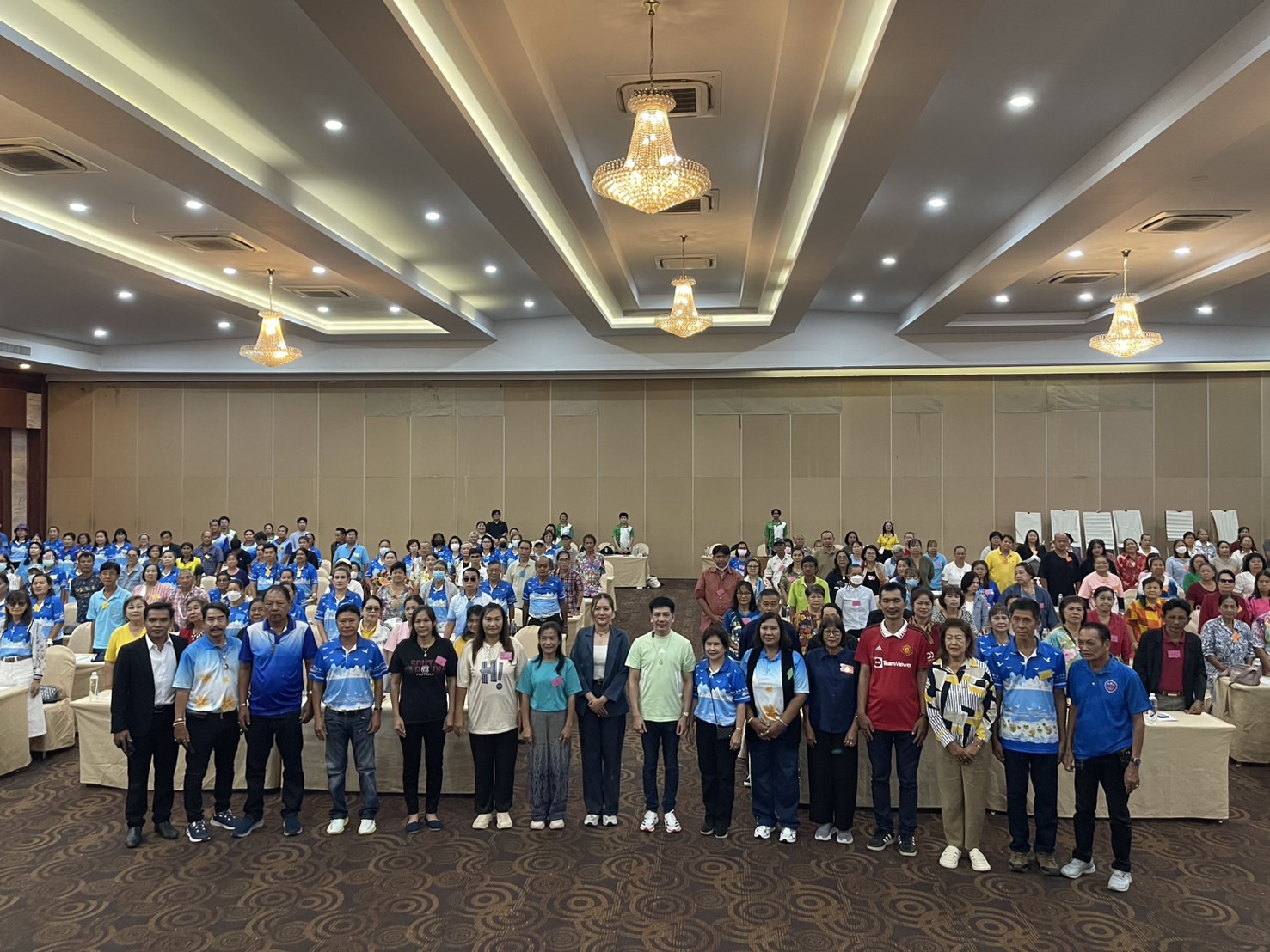 โครงการของ อบจ.สมุทรปราการ 2568 องค์การบริหารส่วนจังหวัดสมุทรปราการ ดำเนินโครงการต่างๆ อย่างต่อเนื่อง กว่า 10 โครงการ ในปี 2568 เพื่อยกระดับคุณภาพชีวิตของประชาชนทุกกลุ่มเป้าหมาย ตั้งแต่เด็ก เยาวชน ผู้สูงอายุ ไปจนถึงผู้พิการ ภายใต้วิสัยทัศน์ “พัฒนาคน พัฒนาสังคม สู่สมุทรปราการที่ยั่งยืน” โครงการประชาชนเข้มแข็งต้านภัยยาเสพติด ประจำปี 2568 องค์การบริหารส่วนจังหวัดสมุทรปราการ โดยศูนย์ปฏิบัติการป้องกันและปราบปรามยาเสพติด ป้องกันอันตรายจากภัยยาเสพติ “อบจ. บ้าน วัด โรงเรียน ร่วมประสานต้านภัยยาเสพติด”ร่วมมือกันดำเนินการสร้างภูมิคุ้มกันให้แก่เด็กและเยาวชน ตระหนักถึงโทษภัยของยาเสพติด ด้วยการปลูกฝังคุณธรรม จิตสำนึก รวมทั้งการมีส่วนร่วมในการแก้ไขปัญหายาเสพติดงานทุกสถาบัน โครงการนี้จะเป็นอีกก้าวสำคัญในการปกป้องอนาคตของชาวสมุทรปราการ จากภัยเงียบที่เราทุกคนต้องร่วมมือ ระหว่างวันที่ 1-3 กรกฏาคม 2568 ณ สวนนงนุชพัทยา ตำบลนาจอมเทียน อำเภอสัตหีบ จังหวัดชลบุรี
