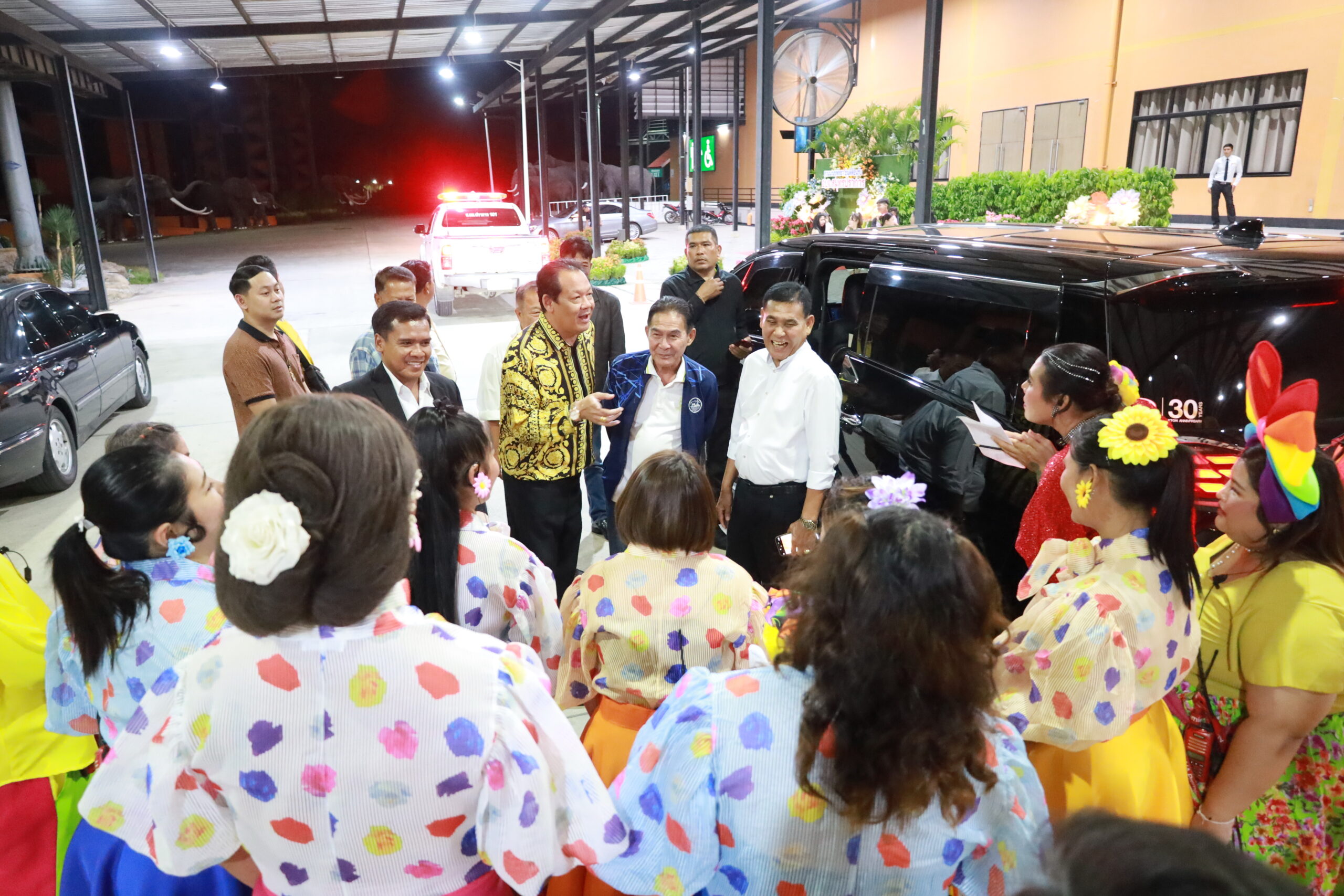 โครงการของ อบจ.สมุทรปราการ 2568 องค์การบริหารส่วนจังหวัดสมุทรปราการ ดำเนินโครงการต่างๆ อย่างต่อเนื่อง กว่า 10 โครงการ ในปี 2568 เพื่อยกระดับคุณภาพชีวิตของประชาชนทุกกลุ่มเป้าหมาย ตั้งแต่เด็ก เยาวชน ผู้สูงอายุ ไปจนถึงผู้พิการ ภายใต้วิสัยทัศน์ “พัฒนาคน พัฒนาสังคม สู่สมุทรปราการที่ยั่งยืน” โครงการประชาชนเข้มแข็งต้านภัยยาเสพติด ประจำปี 2568 องค์การบริหารส่วนจังหวัดสมุทรปราการ โดยศูนย์ปฏิบัติการป้องกันและปราบปรามยาเสพติด ป้องกันอันตรายจากภัยยาเสพติ “อบจ. บ้าน วัด โรงเรียน ร่วมประสานต้านภัยยาเสพติด”ร่วมมือกันดำเนินการสร้างภูมิคุ้มกันให้แก่เด็กและเยาวชน ตระหนักถึงโทษภัยของยาเสพติด ด้วยการปลูกฝังคุณธรรม จิตสำนึก รวมทั้งการมีส่วนร่วมในการแก้ไขปัญหายาเสพติดงานทุกสถาบัน โครงการนี้จะเป็นอีกก้าวสำคัญในการปกป้องอนาคตของชาวสมุทรปราการ จากภัยเงียบที่เราทุกคนต้องร่วมมือ ระหว่างวันที่ 1-3 กรกฏาคม 2568 ณ สวนนงนุชพัทยา ตำบลนาจอมเทียน อำเภอสัตหีบ จังหวัดชลบุรี