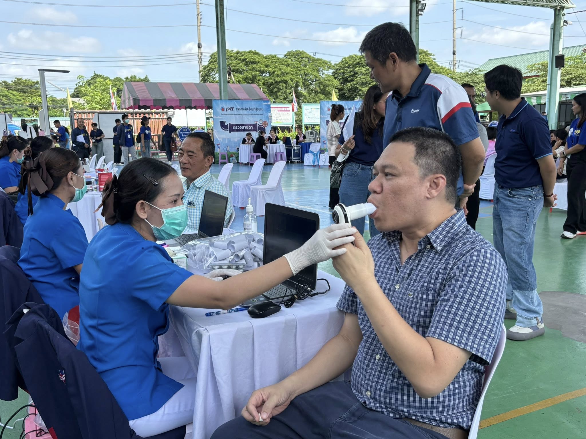 บริษัท ปตท. จำกัด (มหาชน) โดยโครงการระบบท่อส่งก๊าซธรรรมชาติบนบกจากบางปะกงไปโรงไฟฟ้าพระนครใต้ จัดกิจกรรมสุขภาพดีเคลื่อนที่สู่ชุมชน