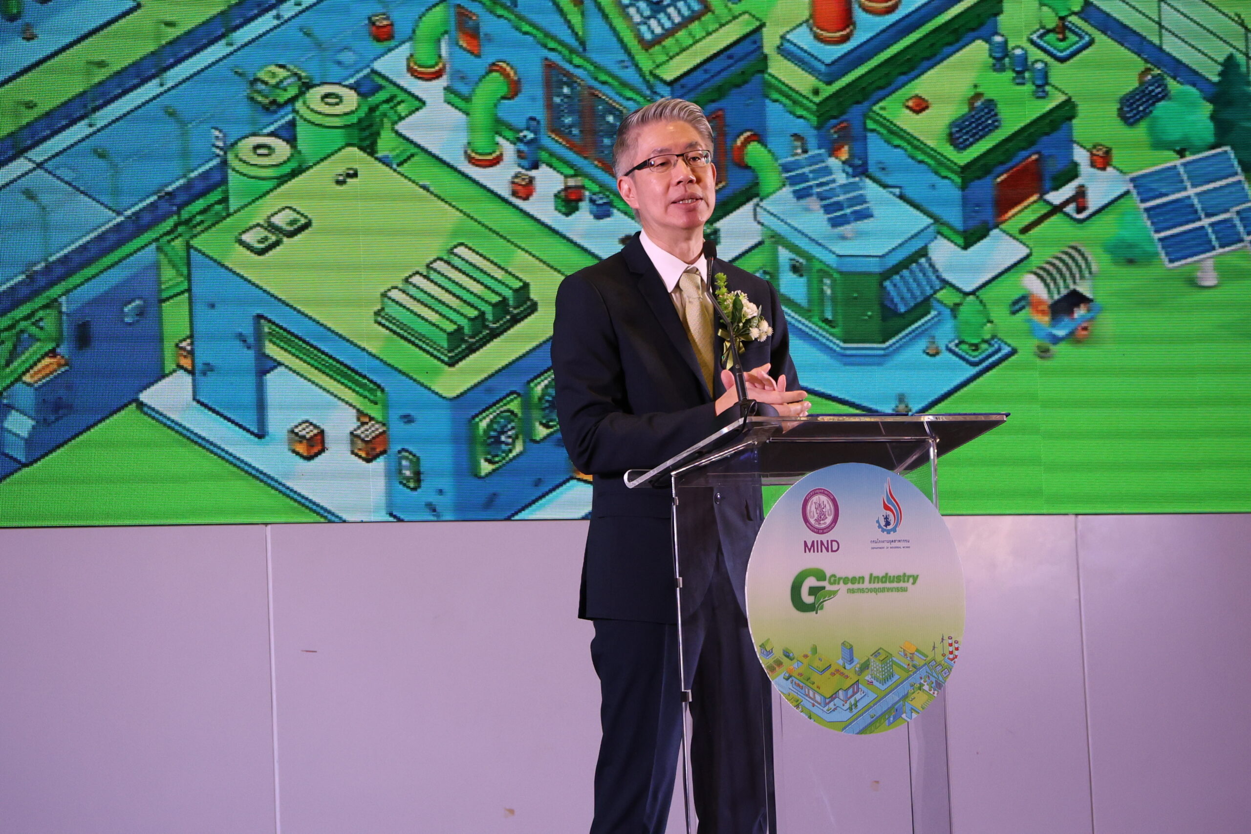 R-EEP คว้ารางวัลอุตสาหกรรมสีเขียว ระดับ 4 โรงไฟฟ้าขยะเป็นมิตรกับสิ่งแวดล้อม บริษัท ราชบุรี-อีอีพี รีนิวเอเบิ้ล เอนเนอจี้ (R-EEP) คว้ารางวัลอุตสาหกรรมสีเขียวระดับ 4 วัฒนธรรมสีเขียว (Green Industry: Green Culture) ประจำปี 2568 โดยมีนายอบีนาช มาจี้ ประธานเจ้าหน้าที่บริหาร เป็นตัวแทนรับรางวัลจากผู้บริหารกระทรวงอุตสาหกรรม เมื่อวันที่ 22 กันยายน 2568 ณ ห้องมัฆวานรังสรรค์ ชั้น 3 สโมสรทหารบก กรุงเทพมหานคร โดยรางวัล Green Industry Level 4 เป็นเครื่องยืนยันถึงมาตรฐานความรับผิดชอบต่อสังคมของ R-EEP ที่ใช้ในกระบวนการผลิตกระแสไฟฟ้าจากเชื้อเพลิงขยะ รวมถึงการปลูกฝังจิตสำนึกด้านสิ่งแวดล้อมต่อพนักงานในองค์กร เกิดความร่วมมือกันผลักดันจนบริษัทได้รับรางวัลดังกล่าว R-EEP มุ่งมั่นดำเนินนโนยบายส่งเสริมธุรกิจสู่ความยั่งยืน รวมถึงการประกอบกิจกรรมที่เป็นมิตรกับสิ่งแวดล้อม โดยคำนึงถึงผู้มีส่วนได้เสียทั้งภายในและภายนอกตลอดห่วงโซ่อุปทาน 