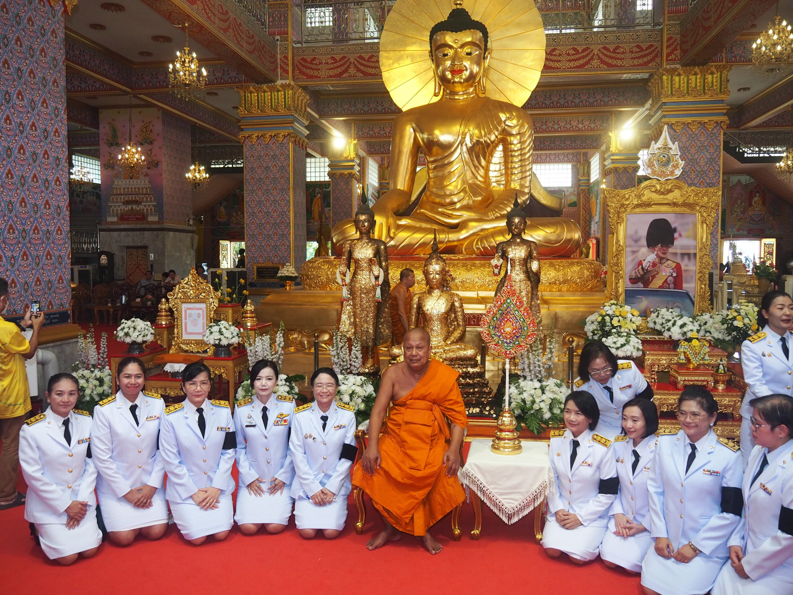 พระบาทสมเด็จพระเจ้าอยู่หัว ทรงพระกรุณาโปรดเกล้า ฯ ให้ นายเศรษฐพุฒิ สุทธิวาทนฤพุฒิ องคมนตรี เชิญสัญญาบัตร พัดยศ และผ้าไตร ถวาย แด่ พระราชวิชิรคณาทร วันอังคารที่ 28 เดือน เมษายน พุทธศักราช 2569 เวลา 14.00 น. ณ พระมหาเจดีย์ วัดบางพลีใหญ่กลางพระบาทสมเด็จพระเจ้าอยู่หัว ทรงพระกรุณาโปรดเกล้า ฯ ให้นายเศรษฐพุฒิ สุทธิวาทนฤพุฒิ องคมนตรี เชิญสัญญาบัตร พัดยศ และผ้าไตร มาถวายให้พระวชิรคณาทร (จรูญ ฐานธมฺโม) เป็น พระราชวชิรคณาทร บวรสังฆกิจจานุกิจ มหาคณิสสร บวรสังฆาราม คามวาสี พระราชาคณะชั้นราช สถิต ณ วัดบางพลีใหญ่กลาง จังหวัดสมุทรปราการ