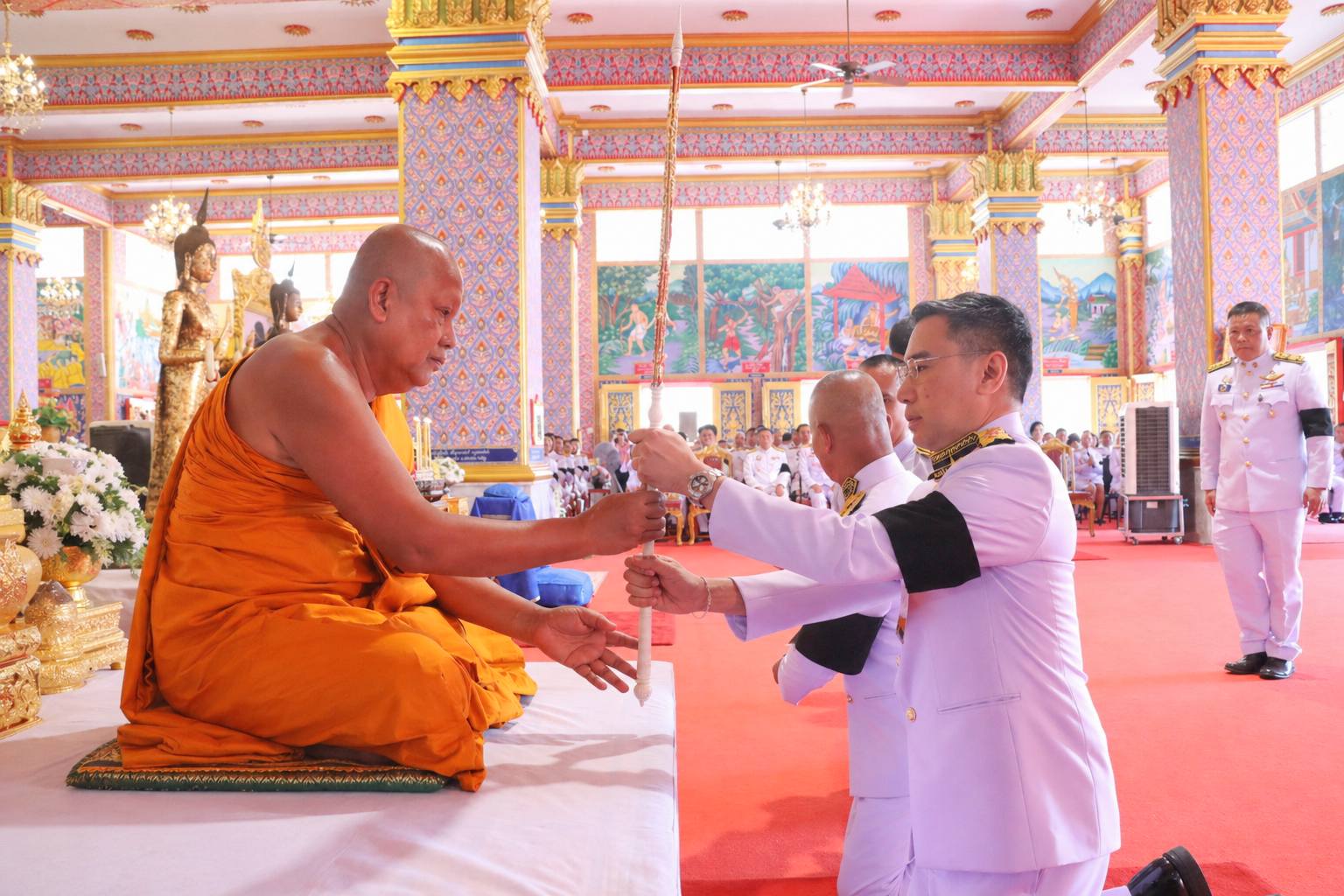 พระบาทสมเด็จพระเจ้าอยู่หัว ทรงพระกรุณาโปรดเกล้า ฯ ให้ นายเศรษฐพุฒิ สุทธิวาทนฤพุฒิ องคมนตรี เชิญสัญญาบัตร พัดยศ และผ้าไตร ถวาย แด่ พระราชวิชิรคณาทร วันอังคารที่ 28 เดือน เมษายน พุทธศักราช 2569 เวลา 14.00 น. ณ พระมหาเจดีย์ วัดบางพลีใหญ่กลางพระบาทสมเด็จพระเจ้าอยู่หัว ทรงพระกรุณาโปรดเกล้า ฯ ให้นายเศรษฐพุฒิ สุทธิวาทนฤพุฒิ องคมนตรี เชิญสัญญาบัตร พัดยศ และผ้าไตร มาถวายให้พระวชิรคณาทร (จรูญ ฐานธมฺโม) เป็น พระราชวชิรคณาทร บวรสังฆกิจจานุกิจ มหาคณิสสร บวรสังฆาราม คามวาสี พระราชาคณะชั้นราช สถิต ณ วัดบางพลีใหญ่กลาง จังหวัดสมุทรปราการ