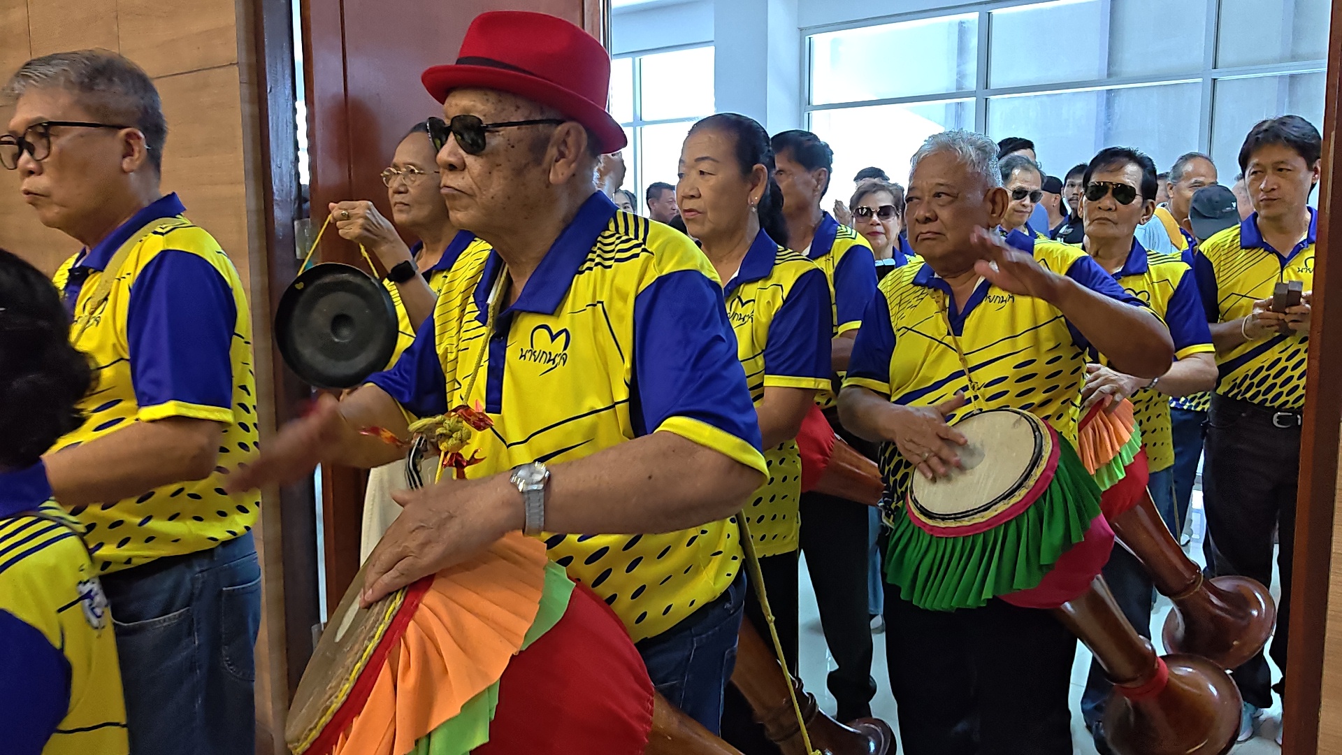 กองสวัสดิการสังคม เทศบาลเมืองแพรกษาใหม่ ร่วมกับโรงเรียนผู้สูงอายุแพรกษาใหม่ จัดงานวันคล้ายวันเกิด ให้นายอำนวย บุญริ้ว นายกเทศมนตรีเมืองแพรกษาใหม่