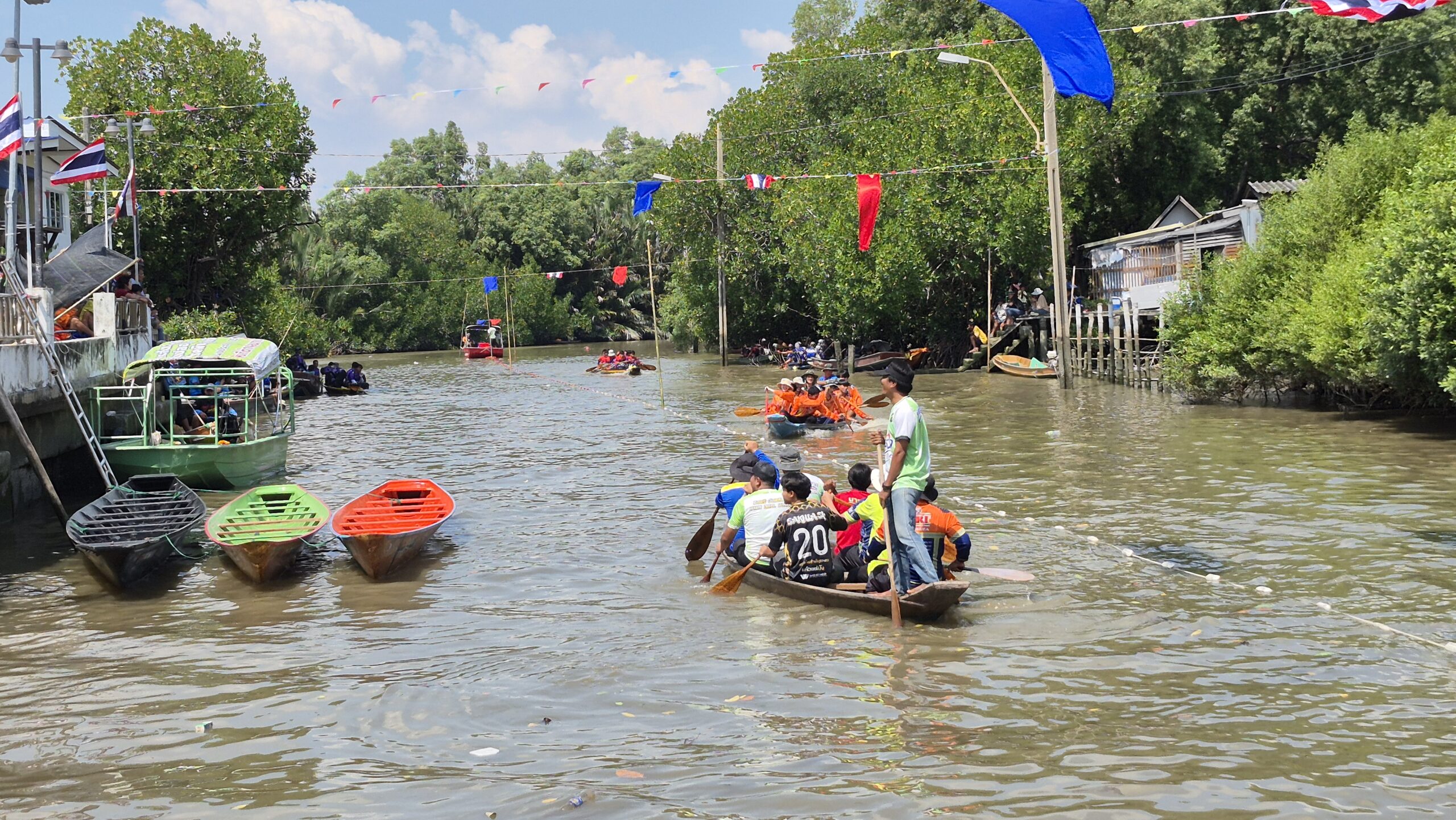 อบต.นาเกลือร่วมกับวัดสาขลาและชาวชุมชนบ้านสาขลา จัดการแข่งขันเรือมาดในเทศกาลวันออกพรรษาประจำปี 2569