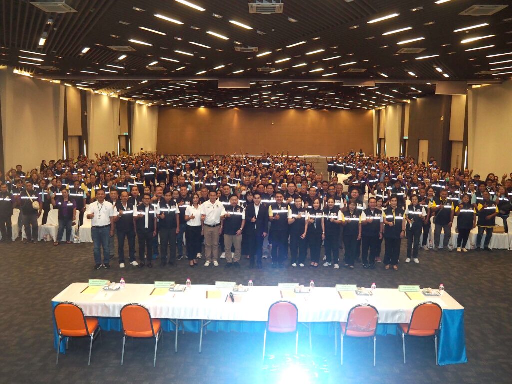 ท.ต.บางปูจัดประชุมคณะกรรมการชุมชน เชิญหมอช้าง หมอดูชื่อดัง มา บรรยายพิเศษ