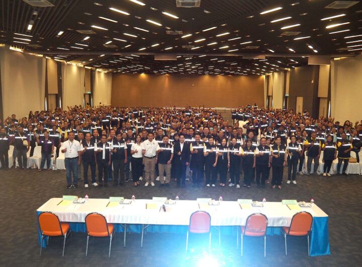 ท.ต.บางปูจัดประชุมคณะกรรมการชุมชน เชิญหมอช้าง หมอดูชื่อดัง มา บรรยายพิเศษ