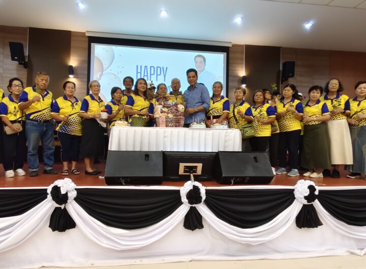 กองสวัสดิการสังคม เทศบาลเมืองแพรกษาใหม่ ร่วมกับโรงเรียนผู้สูงอายุแพรกษาใหม่ จัดงานวันคล้ายวันเกิด ให้นายอำนวย บุญริ้ว นายกเทศมนตรีเมืองแพรกษาใหม่