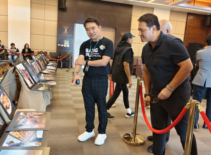สำนักงานเทศบาลตำบลบางปู่ อำเภอเมือง จังหวัดสมุพรปราการ นายธีรพล ชุนเจริญ นายกเทศมนตรีตำบลบางปู เป็นประธานกล่าวเปิดโครงการประกวดภาพถ่ายด้านการท่องเที่ยว ประจำปี 2569 ภายใต้หัวข้อ "เที่ยวให้ฟิน กินให้ฉ่ำ ณ บางปู" โดยมี นางสาวปารณีย์ นาคคำ ปลัดเทศบาลตำบลบางปู ในนามผู้ดำเนินโครงการ กล่าวรายงานถึงวัตถุประสงค์ของการจัดโครงการ พร้อมด้วยคณะผู้บริหาร ที่ปรึกษานายก เลขานุการนายก ที่ปรึกษาภาคประชาชน สมาชิกสภาเทศบาล หัวหน้าส่วนราชการ เจ้าหน้าที่สำนักงานปลัด เทศบาลตำบลบางปู กลุ่มพัฒนาสตรีตำบลบางปู กลุ่มบางปูยั่งยืน และคณะกรรมการตัดสินประกวดภาพถ่าย เข้าร่วมโครงการ สำหรับ โครงการประกวดภาพถ่ายด้านการท่องเที่ยว ภายใต้หัวข้อ "เที่ยวให้ฟิน กินให้ฉ่ำ ณ บางปู" ในครั้งนี้ มีวัตถุประสงค์เพื่อส่งเสริมและประชาสัมพันธ์แหล่งท่องเที่ยวในพื้นที่ให้เป็นที่รู้จักอย่างกว้างขวาง โดยการเดินทางท่องเที่ยว ลิ้มรสชาติอาหารอร่อยผ่านเลนส์กล้อง อีกทั้งยังช่วยสร้างปฏิสัมพันธ์ที่ดีระหว่างชุมชนกับนักท่องเที่ยวเปิดโอกาสให้เยาวชนและประชาชนผู้มีใจรักการถ่ายภาพได้แสดงความสามารถและสร้างสรรค์ผลงานตลอดจนกระตุ้นการท่องเที่ยวและเศรษฐกิจท้องถิ่น อันนำไปสู่การสร้างรายได้ให้แก่ประชาชนและผู้ประกอบการในเขตเทศบาลตำบลบางปู อย่างยั่งยืน
